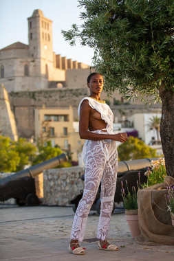 Vanesa Lorenzo, Martina Klein y Verónica Blume deslumbran en la Pasarela ‘Adlib Ibiza: 50 años de moda’ - La guía de Ibiza y Formentera
