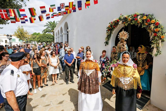 Ibizan jewels in international fashion shows