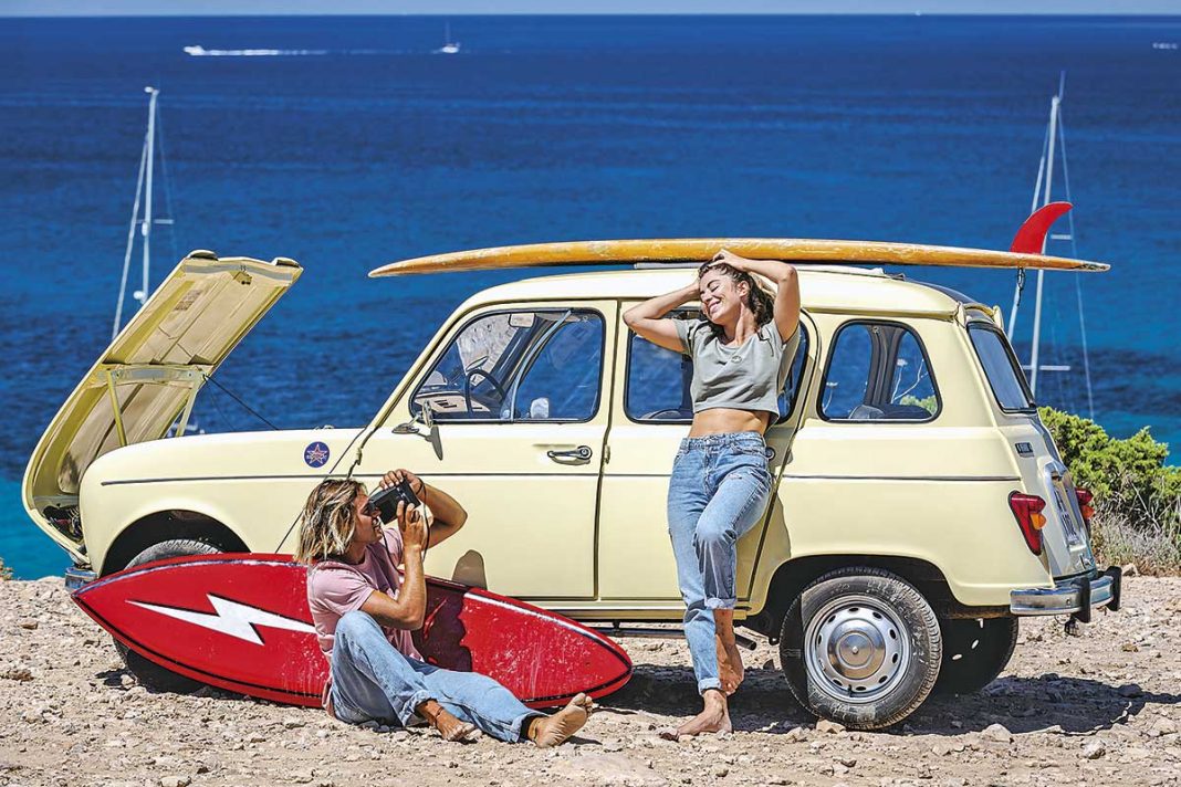 La moda viaja a los ochenta - La guía de Ibiza y Formentera