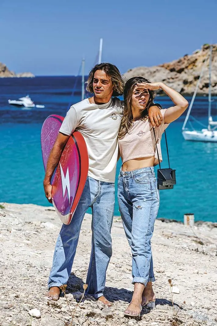 La moda viaja a los ochenta - La guía de Ibiza y Formentera